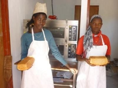 2015 Reisebericht Namibia 22 Brot Bäckerinnen