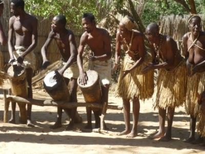 2015 Reisebericht Namibia 28 Tänze