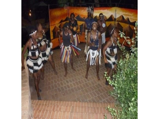 2015 Reisebericht Namibia 43 Tanz